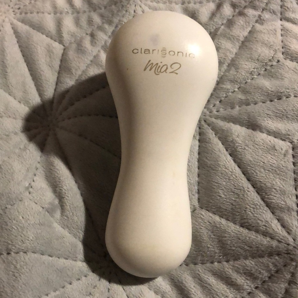 All white Clarisonic Mia 2
